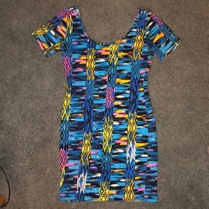 Fitted short sleeve dress